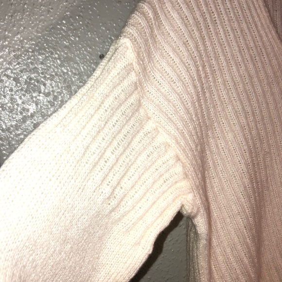 Alison and Andrews N.W.T. Medium L. Sleeve V Neck Pull Over Marshmallow Sweater - Picture 8 of 9